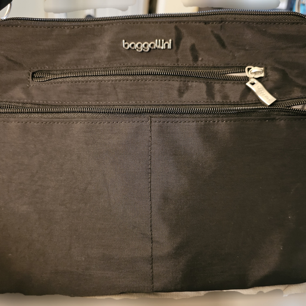 Baggallini Cross Body Purse NWOT